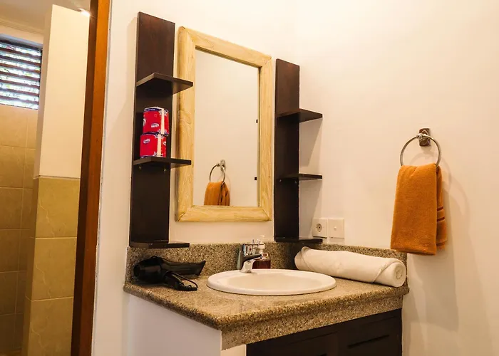 Villa Linda Canggu-fast Wifi, Pool, 3 Min To Finns Canggu